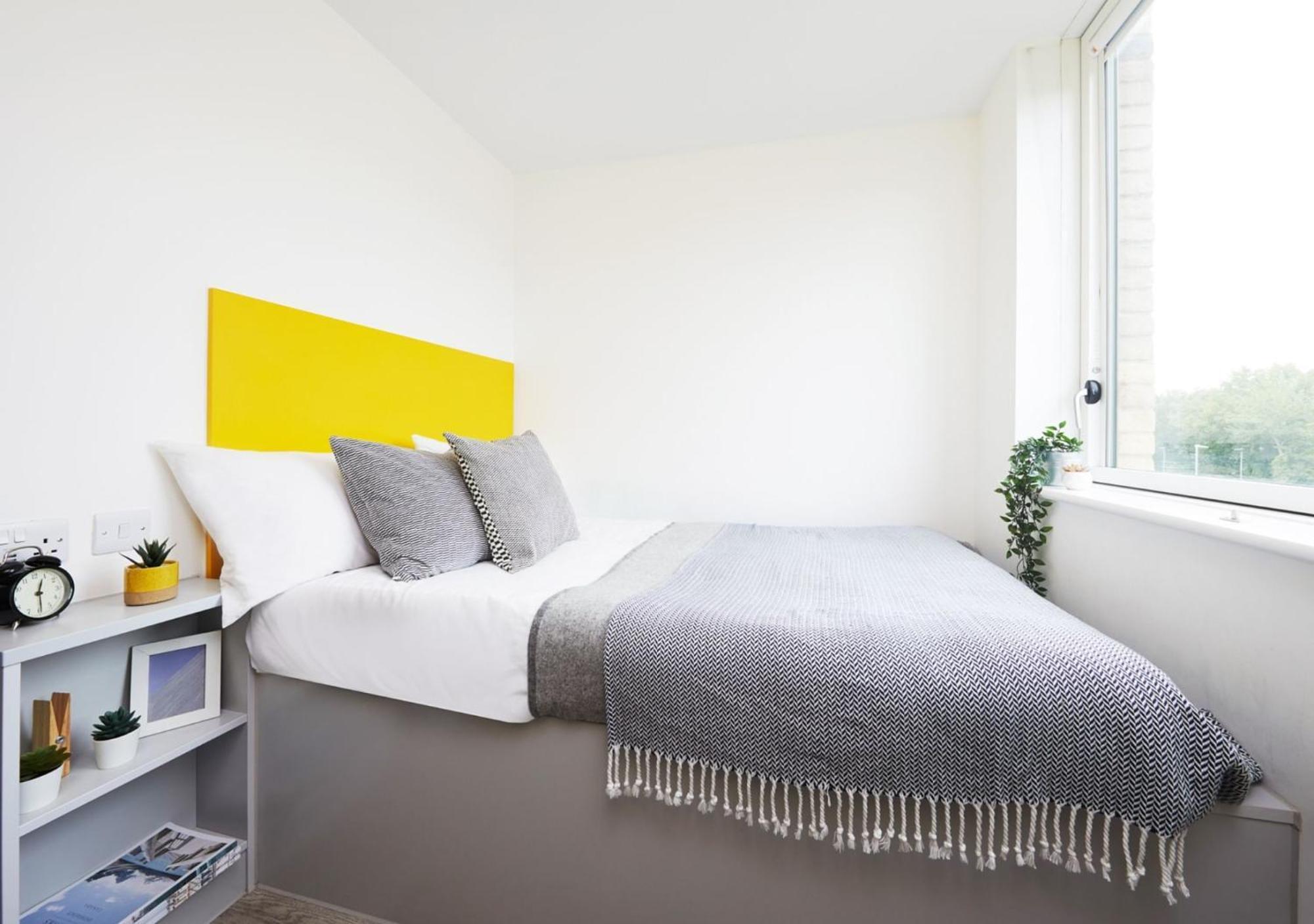 For Students Only Ensuite Bedrooms With Shared Kitchen At Cathedral Point In Winchester Exterior photo
